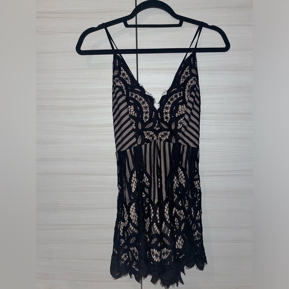 L'ATISTE Black Lace Romper - Picture 1 of 2